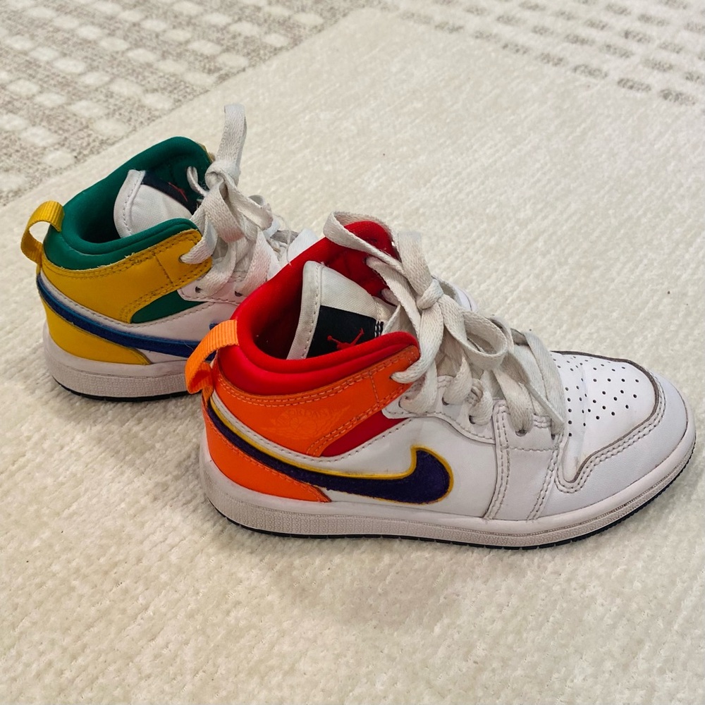 Nike Shoes Jordan 1 MID (PS) WHITE/COURT PURPLE 640734-128 Size 11C